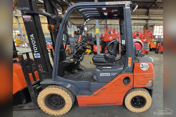 Toyota 8FG-25 2013 Forklift